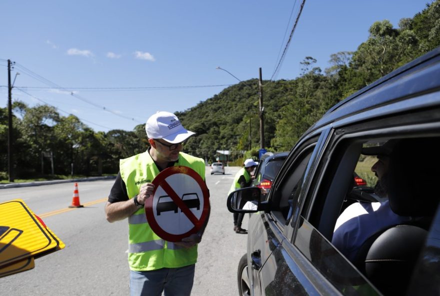 estatuto-das-blitzes3A-alerj-aprova-7-regulamentacoes-essenciais-para-transito-no-rj2C-incluindo-uso-do-pix-e-taxa-unica-de-reboque