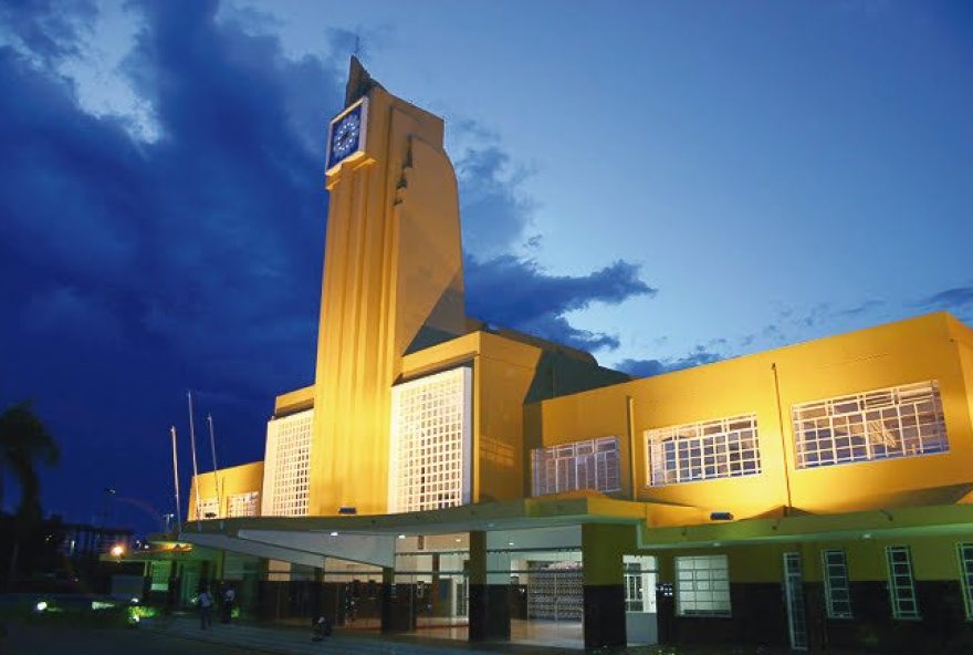 estação ferroviária