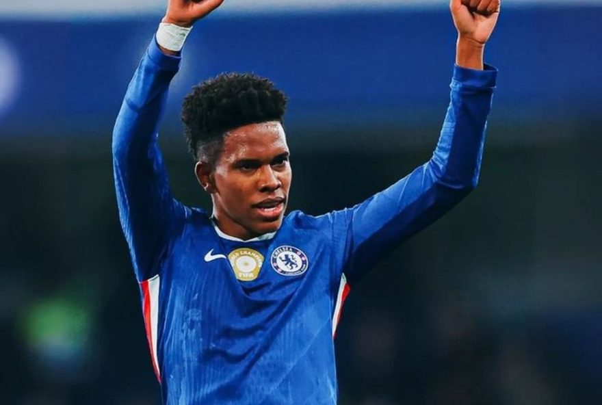 estevao-decide-classico-com-liverpool-e-chelsea-brinca-com-meme-do-cuiaba-man