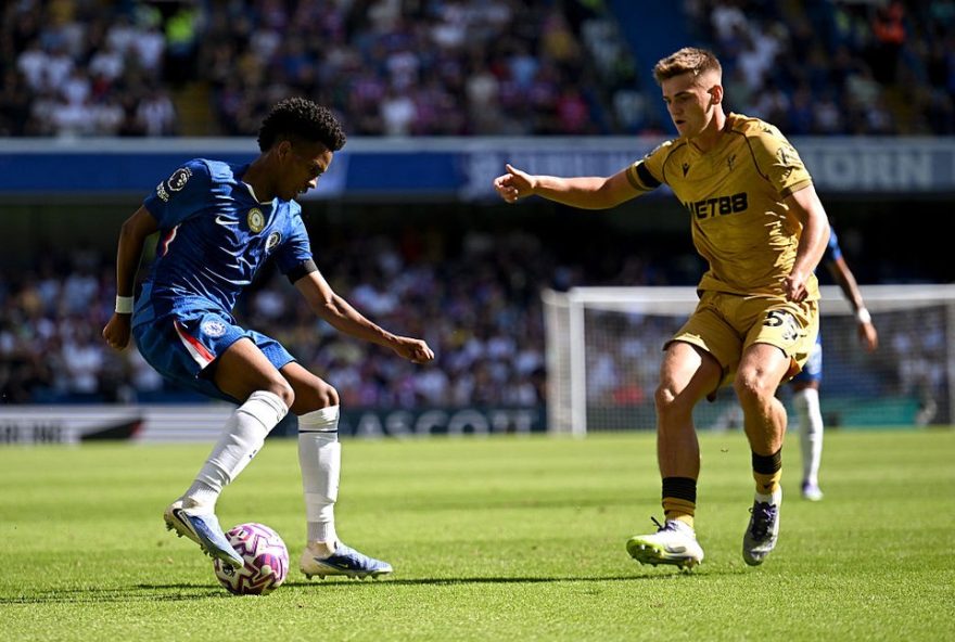 estevao-revela-otimismo-em-estreia-pelo-chelsea-na-premier-league