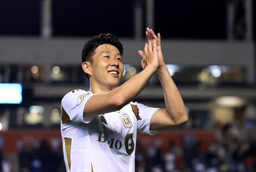 estreia-de-son-na-mls3A-carinho-da-torcida-rival-e-penalti-marcante