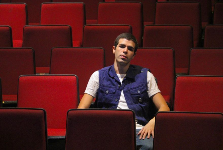 estreia-de-vamo-logo-acabar-com-isso-aqui-em-belem3A-uma-jornada-emocionante-e-autentica-nos-dias-232C-24-e-25-de-maio-no-teatro-waldemar-henrique