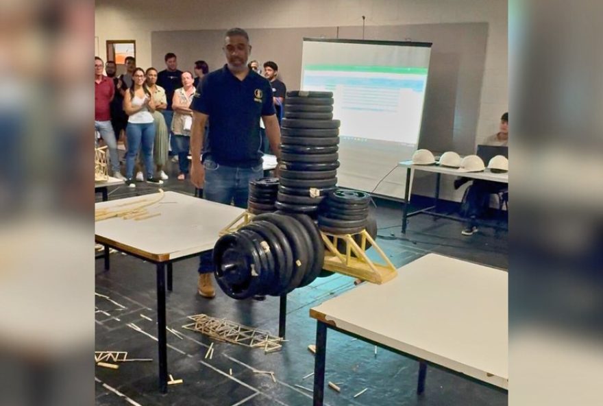 estudantes-constroem-ponte-com-palitos-de-picole-e-viralizam estudantes-constroem-ponte-com-palitos-de-picole-e-viralizam