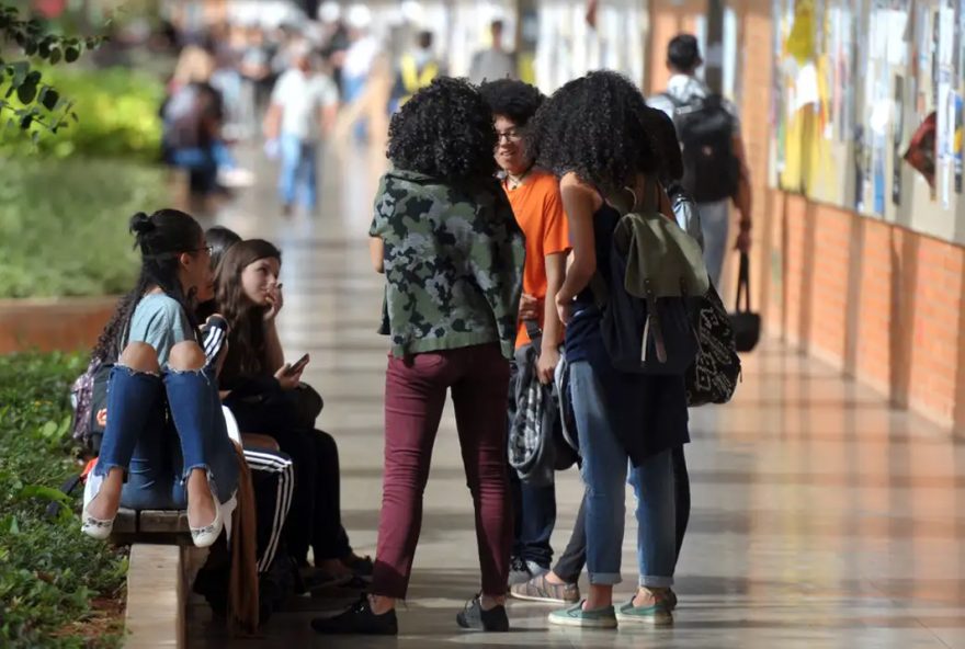 Objetivo é aumentar participação desses grupos na produção científica (Foto: Agência Brasil)