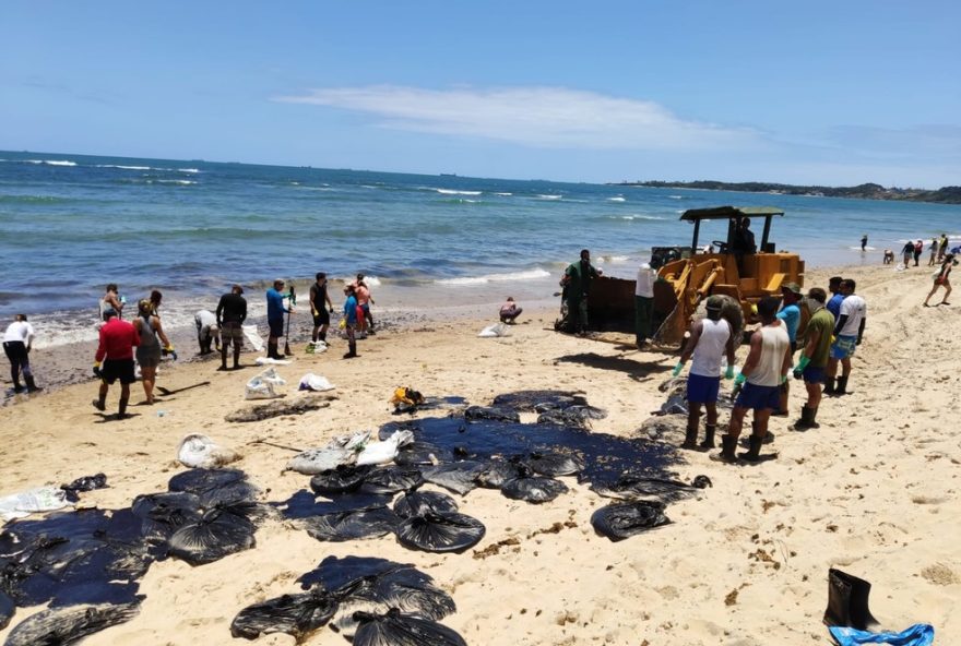 estudo-aponta-exposicao-de-mulheres-e-pescadores-ao-oleo-no-litoral-norte-de-pe estudo-aponta-exposicao-de-mulheres-e-pescadores-ao-oleo-no-litoral-norte-de-pe