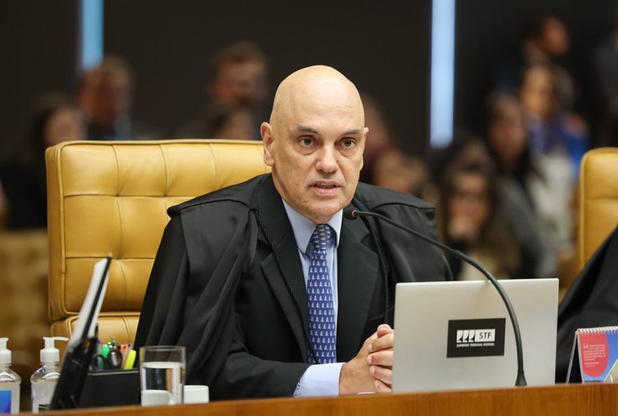 eua-consideram-impor-sancoes-a-assessores-de-moraes-apos-acao-de-eduardo-bolsonaro