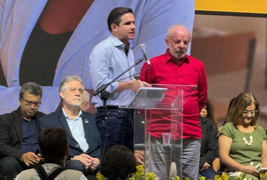 evento-do-dia-dos-professores-no-rio3A-hugo-motta-e-paes-sao-vaiados-ao-lado-de-lula2C-presidente-da-camara-escuta-coro-de-sem-anistia evento-do-dia-dos-professores-no-rio3A-hugo-motta-e-paes-sao-vaiados-ao-lado-de-lula2C-presidente-da-camara-escuta-coro-de-sem-anistia