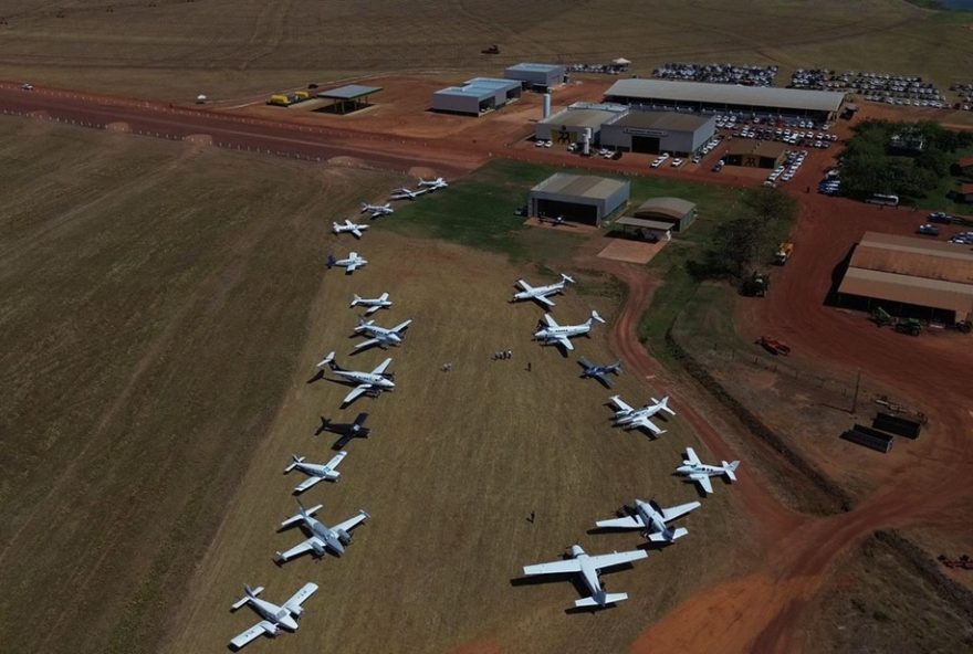 evento-em-nova-crixas3A-mais-de-20-avioes-impressionam-na-nova-fronteira-agricola-de-goias