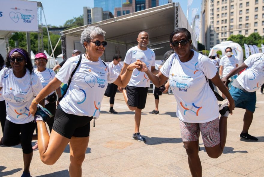 evento-gratuito-de-esporte-e-saude-no-parque-madureira-neste-sabado2C-das-7h-as-13h.-participacao-de-3-mil-pessoas-com-atividades-para-toda-a-familia2C-palestras2C-atendimentos-e-aulas