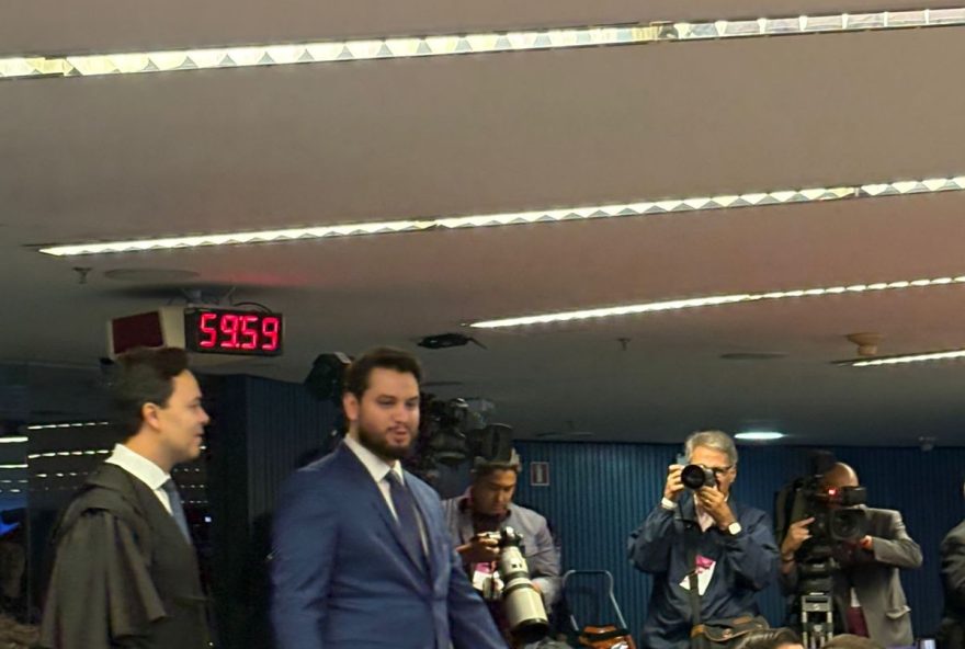 ex-assessor-de-bolsonaro-acompanha-julgamento-da-trama-golpista-no-stf ex-assessor-de-bolsonaro-acompanha-julgamento-da-trama-golpista-no-stf