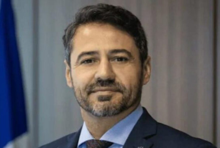 ex-chefe-da-receita-demitido-por-tentar-liberar-joias-para-bolsonaro