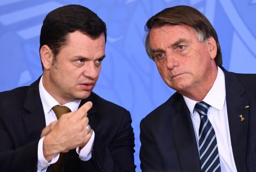 ex-ministro-anderson-torres-pede-para-cumprir-pena-em-unidade-da-pf-onde-esta-bolsonaro-ou-batalhao-da-pm ex-ministro-anderson-torres-pede-para-cumprir-pena-em-unidade-da-pf-onde-esta-bolsonaro-ou-batalhao-da-pm