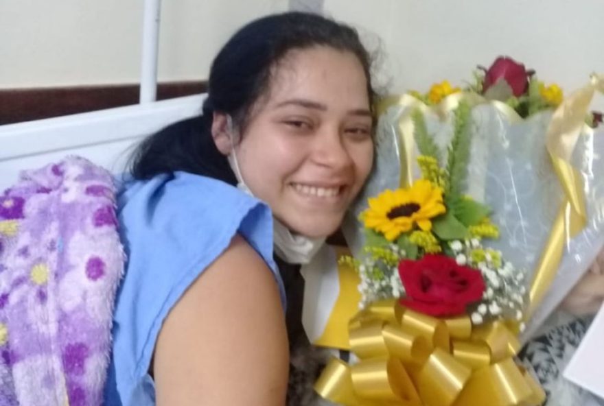 ex-paciente-relata-infeccao-e-trombose-apos-hidrolipo-em-2021