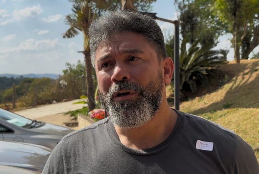 ex-padre-defende-poliamor-e-cristo3A-22nao-proibiu-nada22-conheca-a-historia-de-emerson-rogerio-de-souza-e-seu-trisal