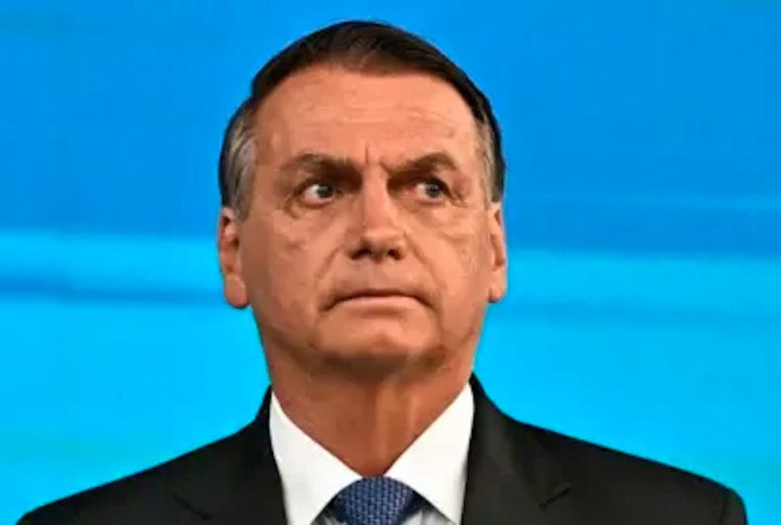 ex-presidente-bolsonaro-passa-a-noite-no-hospital-apos-malaise-no-brasil