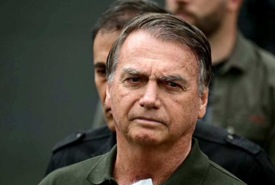 ex-presidente-brasileiro-bolsonaro-e-hospitalizado2C-informa-um-de-seus-filhos ex-presidente-brasileiro-bolsonaro-e-hospitalizado2C-informa-um-de-seus-filhos