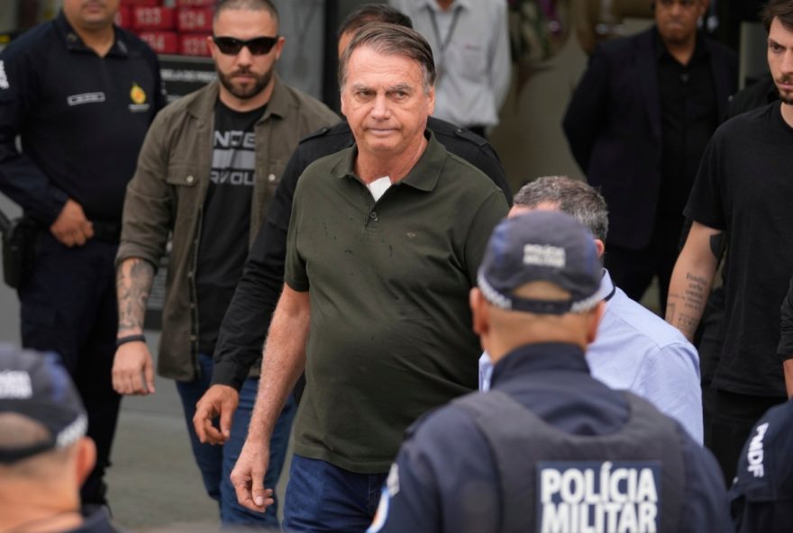 ex-presidente-brasileiro-jair-bolsonaro-e-diagnosticado-com-cancer-de-pele