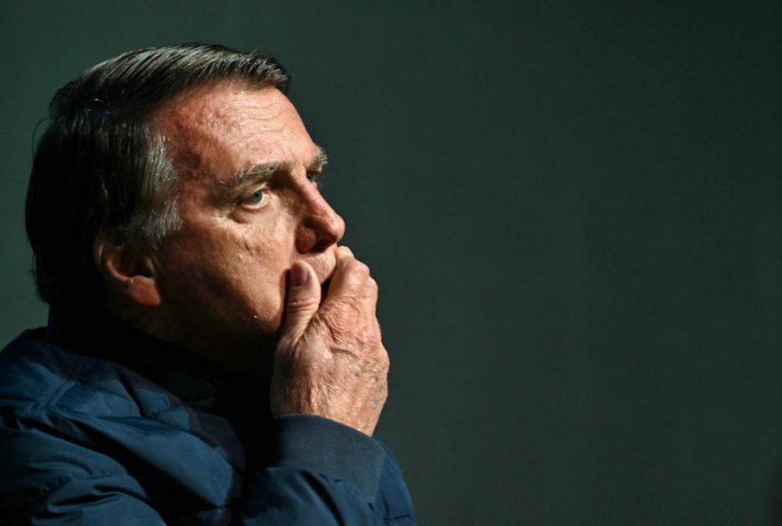 ex-presidente-jair-bolsonaro-enfrenta-processo-por-acusacao-de-golpe2C-podendo-resultar-em-ate-43-anos-de-prisao