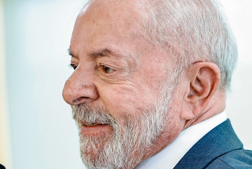 ex-presidente-lula-passa-por-exames-pre-operatorios-para-cirurgia-de-catarata ex-presidente-lula-passa-por-exames-pre-operatorios-para-cirurgia-de-catarata