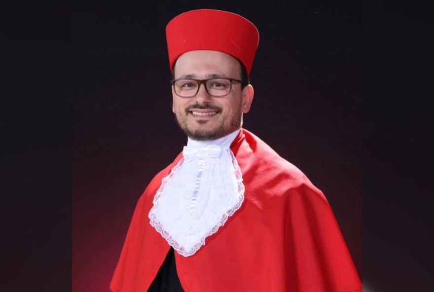 ex-professor-de-direito-preso-por-crimes-sexuais3A-importancia-da-denuncia-e-da-punicao-dos-culpados ex-professor-de-direito-preso-por-crimes-sexuais3A-importancia-da-denuncia-e-da-punicao-dos-culpados