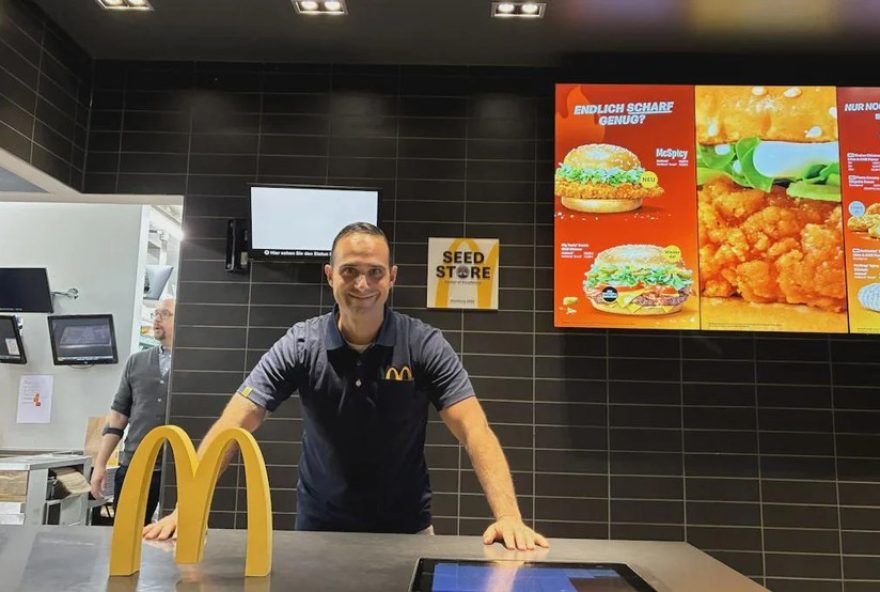 ex-tecnico-da-bundesliga-vira-gerente-do-mc-donalds3A-trajetoria-inesperada-e-desafiadora ex-tecnico-da-bundesliga-vira-gerente-do-mc-donalds3A-trajetoria-inesperada-e-desafiadora