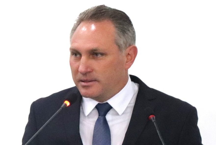 ex-vereador-e-professor-foragido-acusado-de-estupro-de-alunos-no-parana3A-entenda-o-caso-de-helio-de-mello