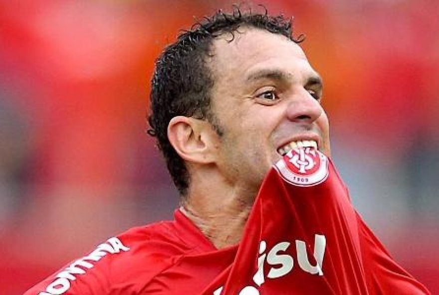 ex-volante-magrao-se-envolve-em-acidente-que-termina-em-morte-no-rs ex-volante-magrao-se-envolve-em-acidente-que-termina-em-morte-no-rs