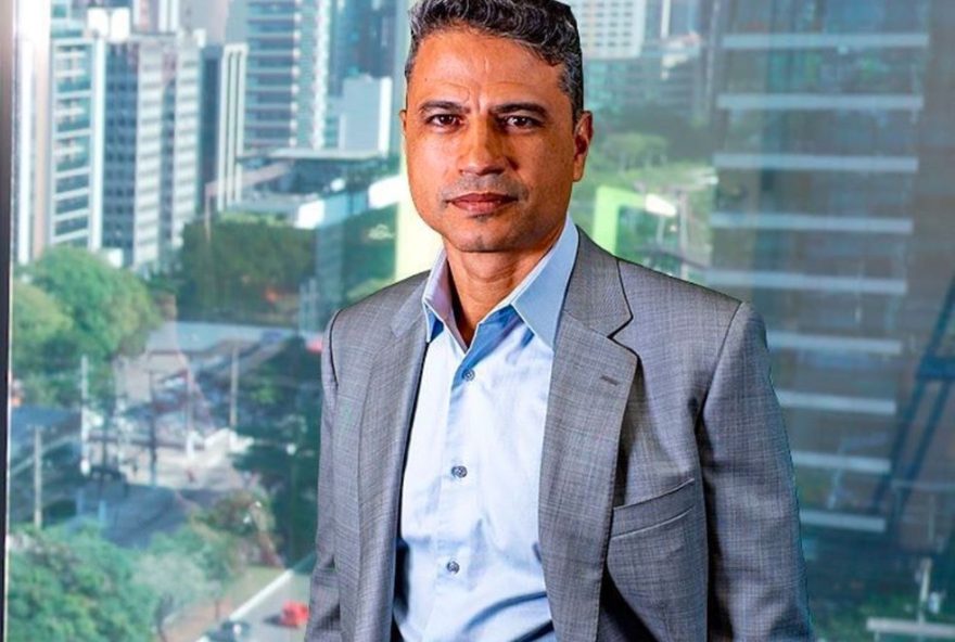 ex-zagueiro-do-corinthians-se-torna-assessor-de-investimentos-e-socio-de-empresa-que-gere-2470-bilhoes3A-william-machado2C-do-futebol-ao-mercado-financeiro