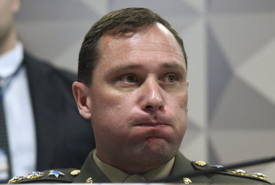 exercito-recua2C-cancela-ferias-de-mauro-cid-e-o-mantem-agregado-a-forca