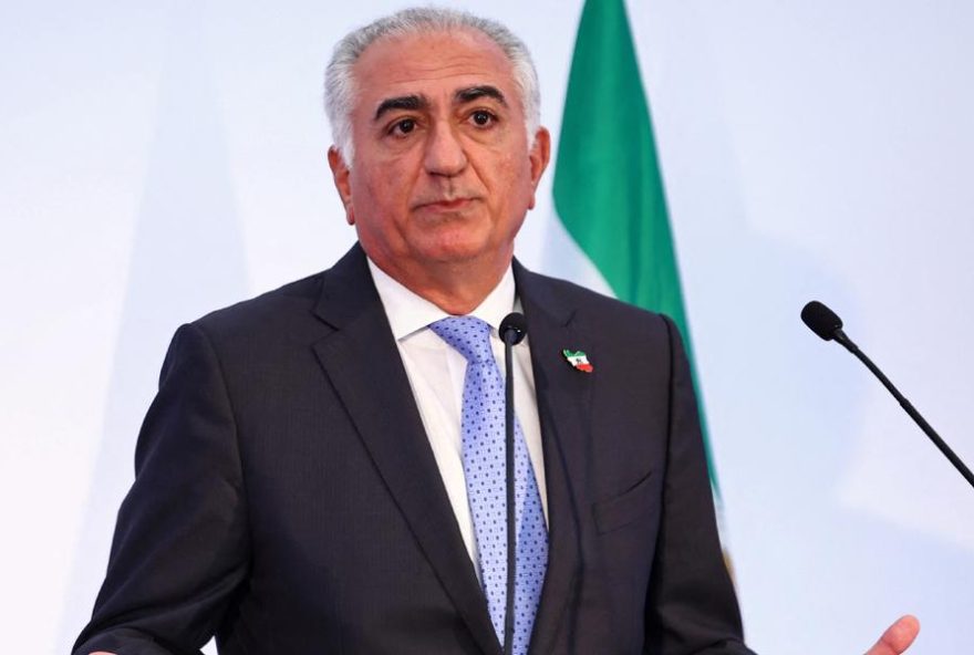 exilado-reza-pahlevi-elogia-ataques-dos-eua-e-israel-no-ira3A-populacao-convocada-para-protestos-em-teera exilado-reza-pahlevi-elogia-ataques-dos-eua-e-israel-no-ira3A-populacao-convocada-para-protestos-em-teera