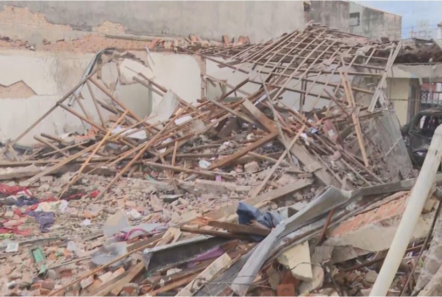 explosao-na-zona-leste-de-sp3A-uma-pessoa-morta2C-10-feridos-e-21-casas-interditadas-causas-investigadas explosao-na-zona-leste-de-sp3A-uma-pessoa-morta2C-10-feridos-e-21-casas-interditadas-causas-investigadas