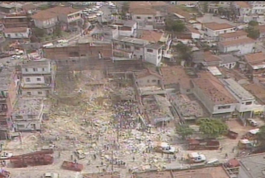 explosoes-com-fogos-de-artificio-deixaram-26-mortos-em-30-anos-em-sp3A-tragedias-recorrentes-na-capital explosoes-com-fogos-de-artificio-deixaram-26-mortos-em-30-anos-em-sp3A-tragedias-recorrentes-na-capital