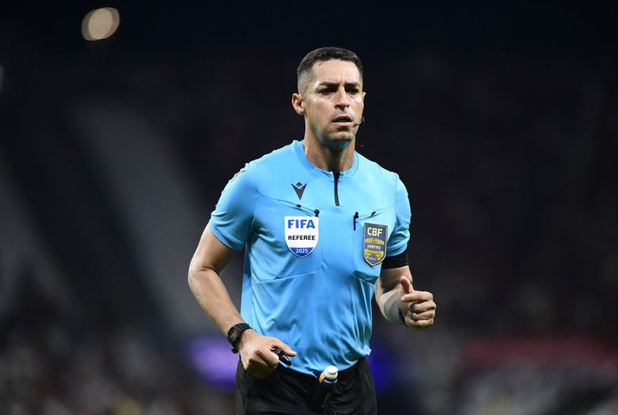 expulsao-de-evertton-araujo-em-corinthians-x-flamengo3A-analise-de-pc-de-oliveira expulsao-de-evertton-araujo-em-corinthians-x-flamengo3A-analise-de-pc-de-oliveira