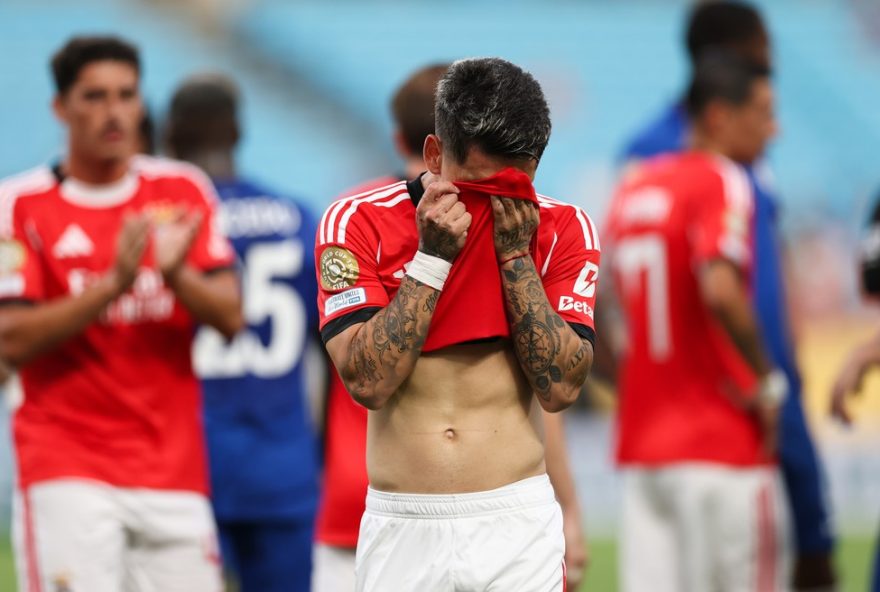 expulsao-de-jogador-do-benfica-gera-desolacao-e-abatimento-no-vestiario3A-22nao-foi-culpa-dele22