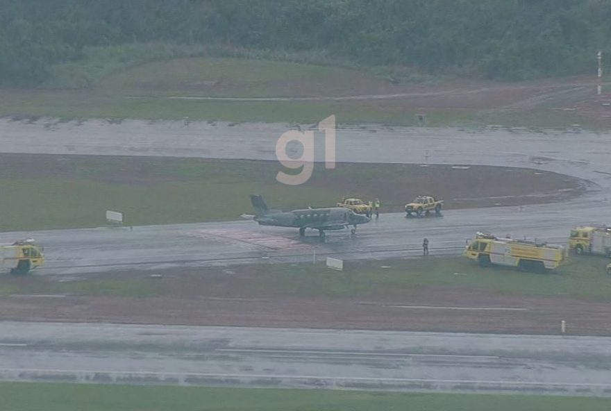 fab-realiza-pouso-de-emergencia-no-aeroporto-de-brasilia3A-incidente-controlado-com-sucesso.-acompanhe-as-noticias-locais-no-de-df