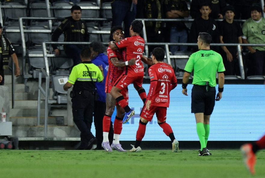 fabio-gomes-brilha-no-mexico-pelo-mazatlan3A-gol-em-jogo-da-leagues-cup-mostra-potencial-do-ex-atacante-do-vasco