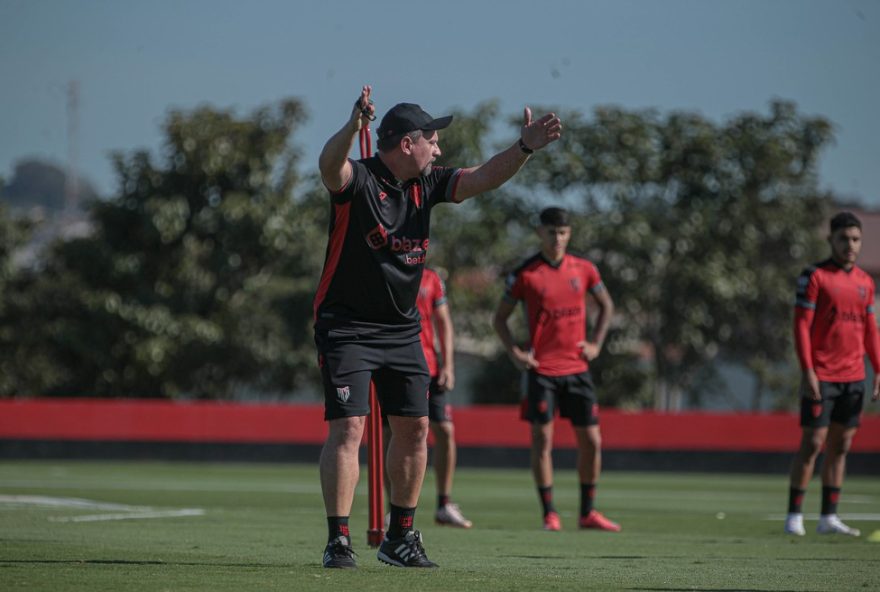fabio-matias-assume-atletico-go-e-se-prepara-para-estreia-contra-america-mg