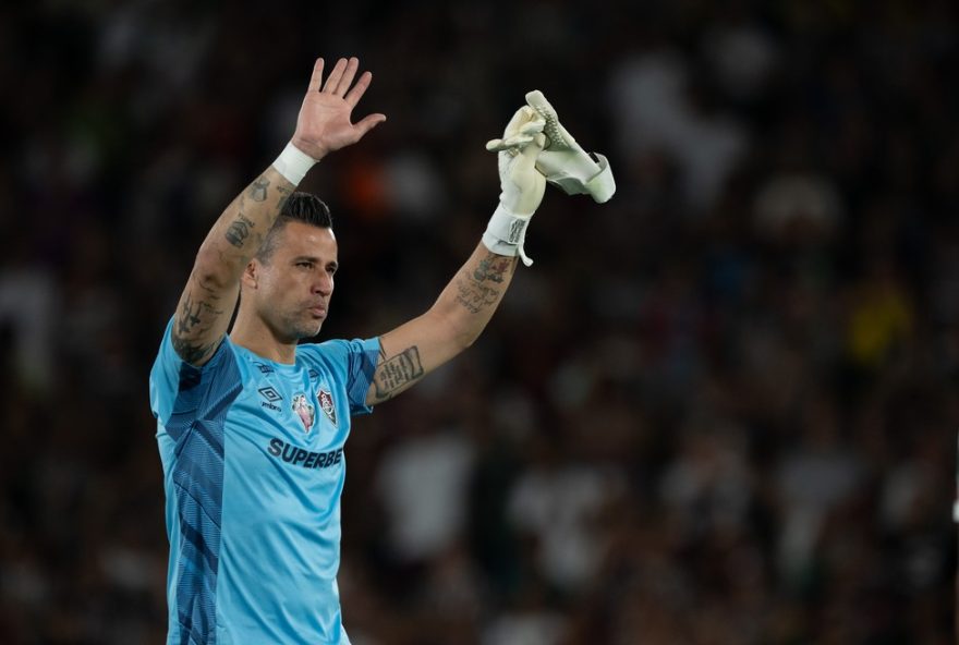 RJ - RIO DE JANEIRO - 19/08/2025 - COPA LIBERTADORES 2025, FLUMINENSE X AMERICA DE CALI - Fabio goleiro do Fluminense durante partida contra o America de Cali no estadio Maracana pelo campeonato Copa Libertadores 2025. Foto: Jorge Rodrigues/AGIF