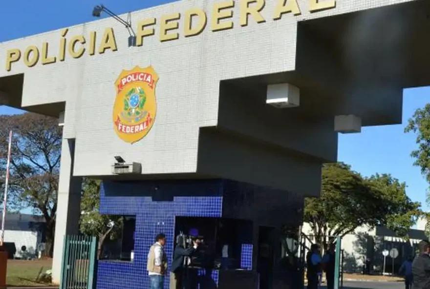 Polícia Federal registra recorde histórico de apreensões de dinheiro vivo e prisões em eleições, com R$ 21 milhões confiscados e 22 prisões em flagrante.
(Foto: Agência Brasil)