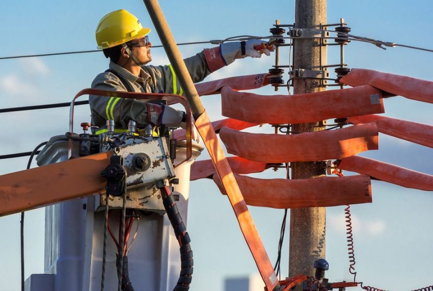 falha-em-linha-de-transmissao-deixa-oito-cidades-sem-energia-no-sul-de-minas-por-15-minutos-cemig-investiga-incidente