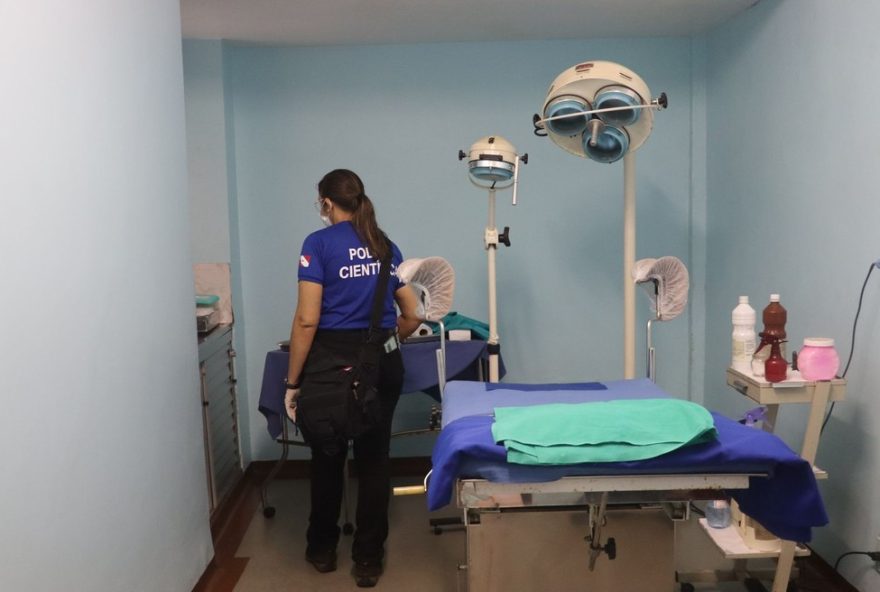 falso-medico-e-preso-por-exercicio-ilegal-e-aborto-em-clinica-clandestina