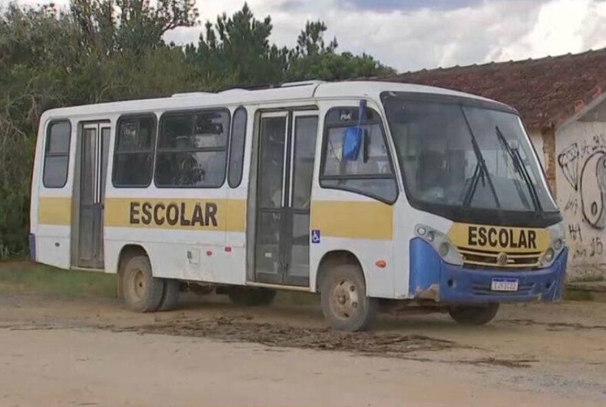 falta-de-transporte-escolar-afeta-mais-de-400-alunos-em-guapiara3A-prefeitura-busca-solucao