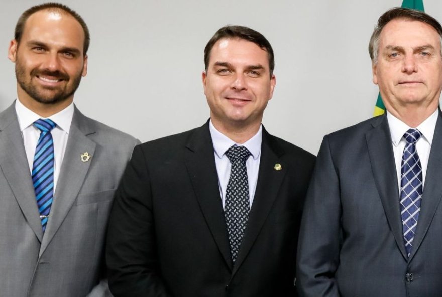 familia-bolsonaro3A-estrategia-de-sucessao-de-poder familia-bolsonaro3A-estrategia-de-sucessao-de-poder
