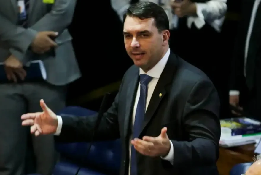 familia-de-flavio-bolsonaro-e-vitima-de-assalto-em-resende