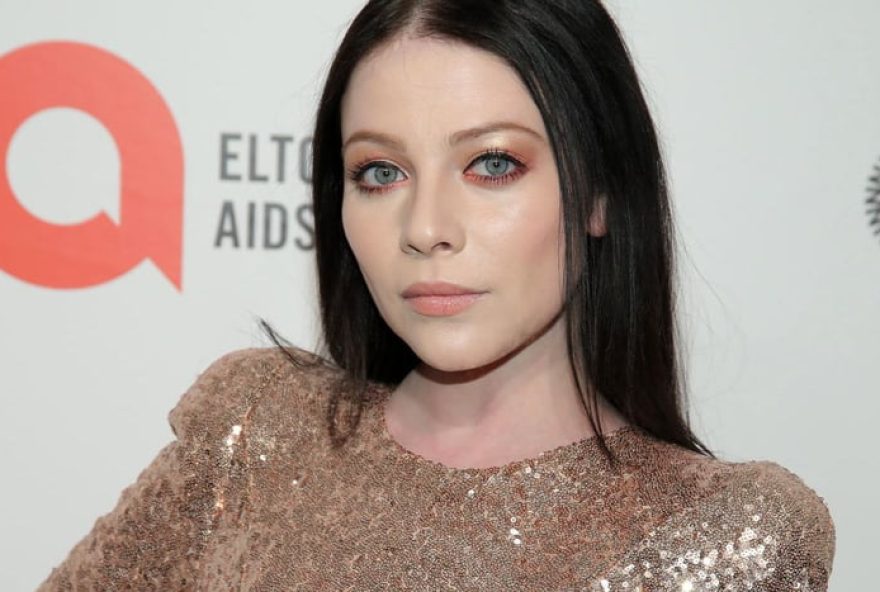 familia-de-michelle-trachtenberg-decide-nao-realizar-autopsia-apos-sua-morte