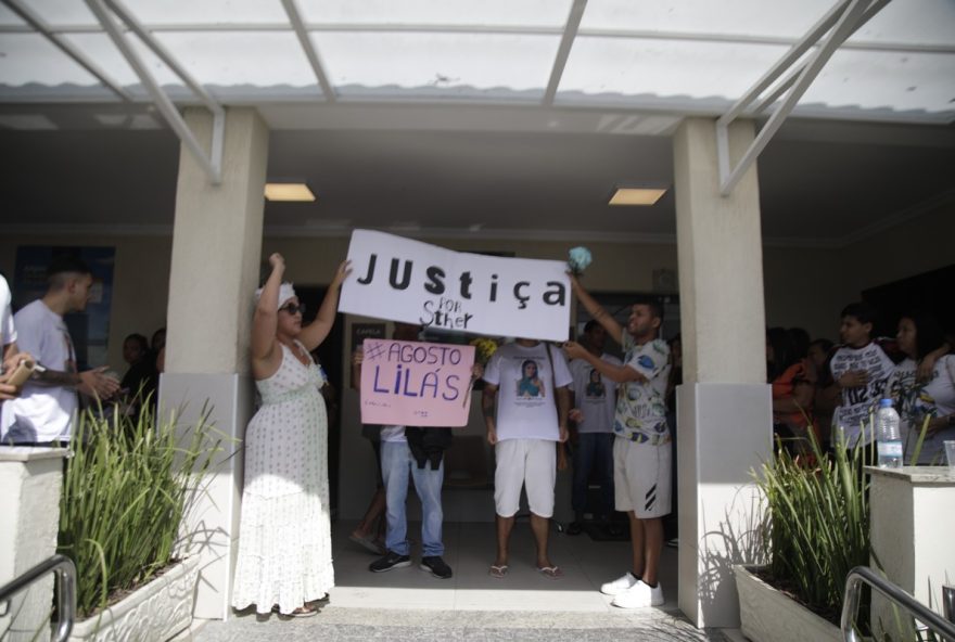 familia-de-sther-barroso-clama-por-justica-apos-morte-brutal-por-traficante3A-22a-princesinha-merece-justica22