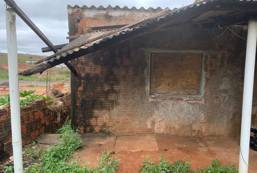 familia-em-risco-aguarda-acao-da-prefeitura-no-parque-dos-pinheiros2C-alvares-machado