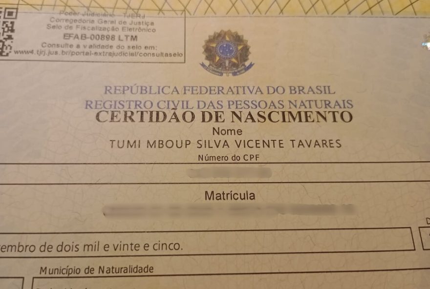 familia-supera-obstaculos-para-registrar-nome-africano-de-tumi-mboup2C-promovendo-resistencia-e-reafricanizacao familia-supera-obstaculos-para-registrar-nome-africano-de-tumi-mboup2C-promovendo-resistencia-e-reafricanizacao