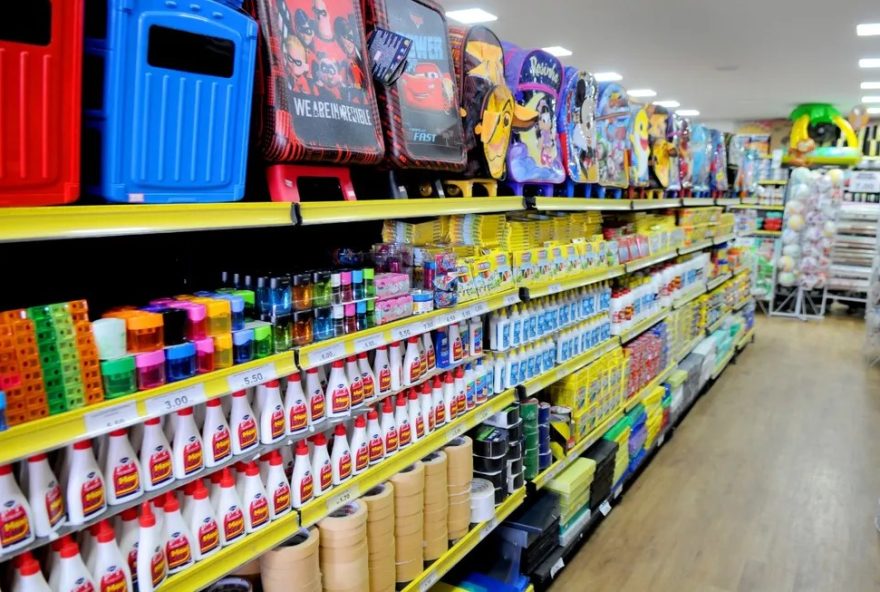 familias-em-manaus-planejam-gastar-mais-de-r24-600-com-material-escolar-em-2026 familias-em-manaus-planejam-gastar-mais-de-r24-600-com-material-escolar-em-2026