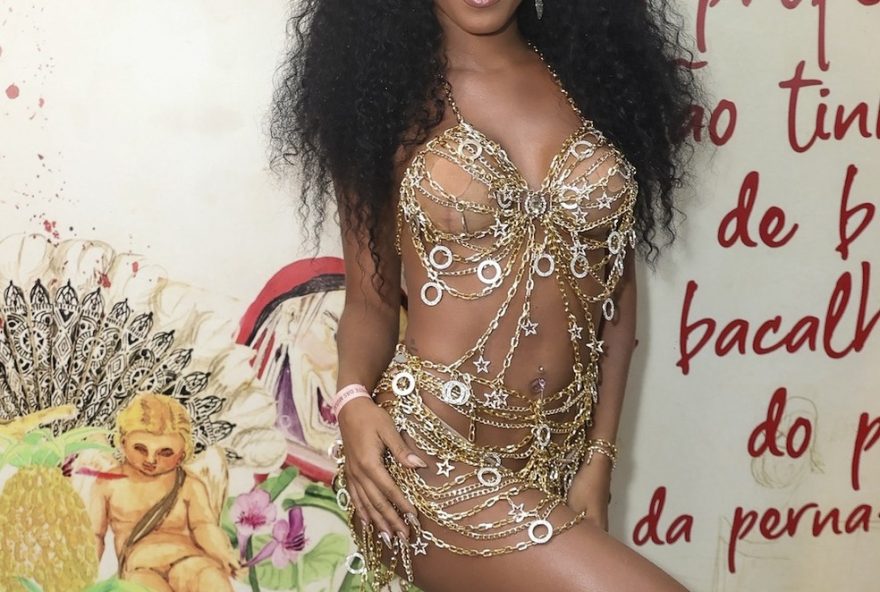 famosas-brilham-nos-ensaios-de-rua-das-escolas-de-samba-do-rio-de-janeiro3A-pocah2C-viviane-araujo2C-iza-e-mais-mostram-todo-seu-talento-e-animacao-para-o-carnaval-2022